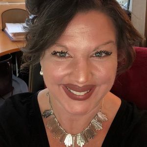 Meet your Posher, Saunya